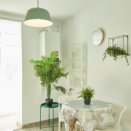 Park 3 Apartment *
